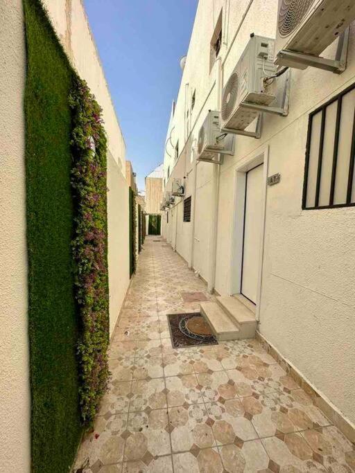 Apartment Nice & Quite Studio New استديو سريرين دخول فوري *